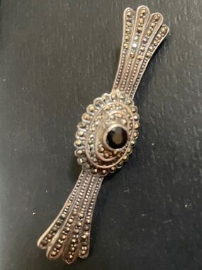 Sterling Silver Vintage-Inspired Black Gemstone Marcasite Oval Candy Brooch